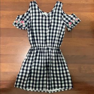 An Abercrombie kids dress! The size is 7/8 girls.